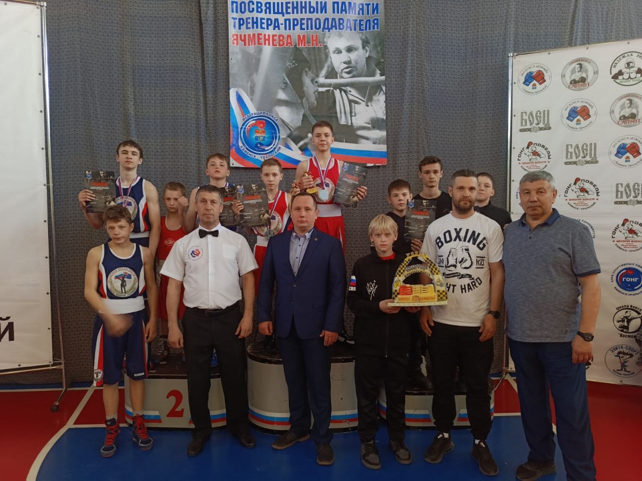 Воспитанники Академии бокса Константина Цзю привезли в Серов медали из Каменска-Уральского 
