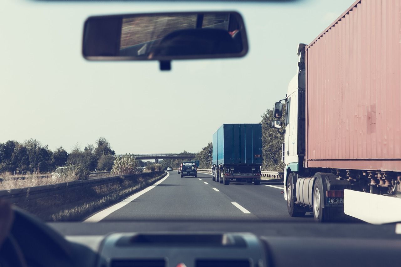 Власти на лето закроют для некоторых грузовиков дороги в Серове