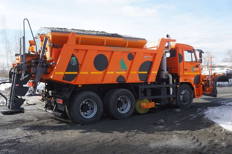 "Серовавтодор" рассыпал на городских дорогах больше 130 тонн соли
