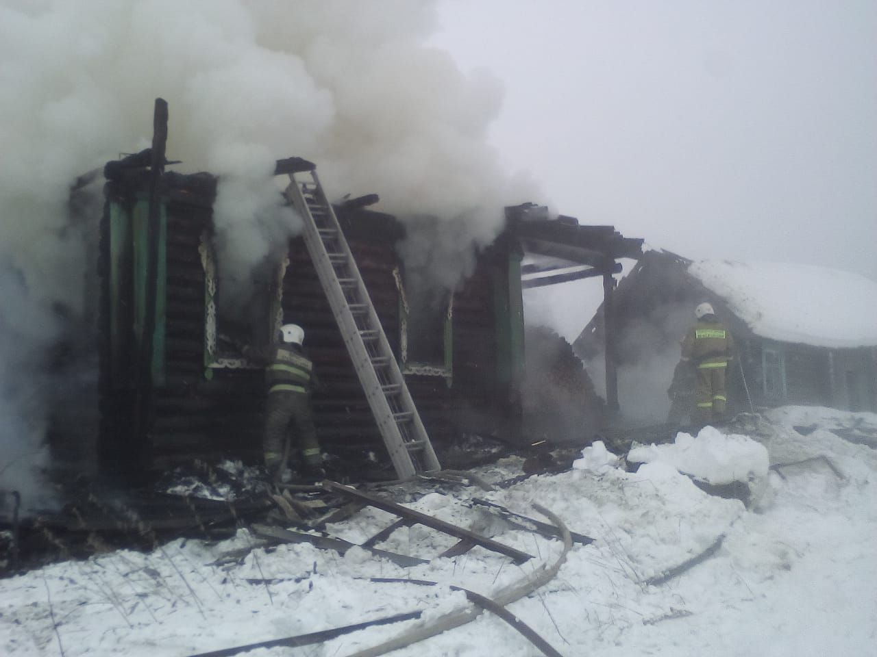 В пожаре в серовском поселке Красноярка погиб мужчина