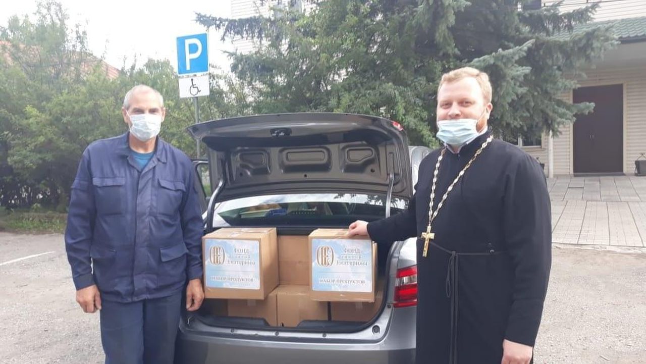 Социальное служение Серовской епархии помогло продуктовыми наборами приходам соседних городов