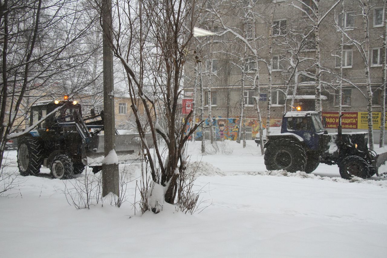 Администрация: "Серовавтодор" продолжает плановую расчистку улично-дорожной сети от снега