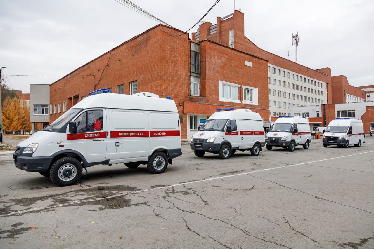Серовская станция скорой помощи получила две машины
