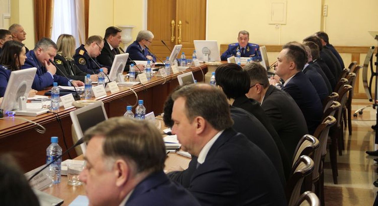 Глава Серова Сизиков получил предостережение от заместителя генерального прокурора. Всему виной - "мусорная" реформа