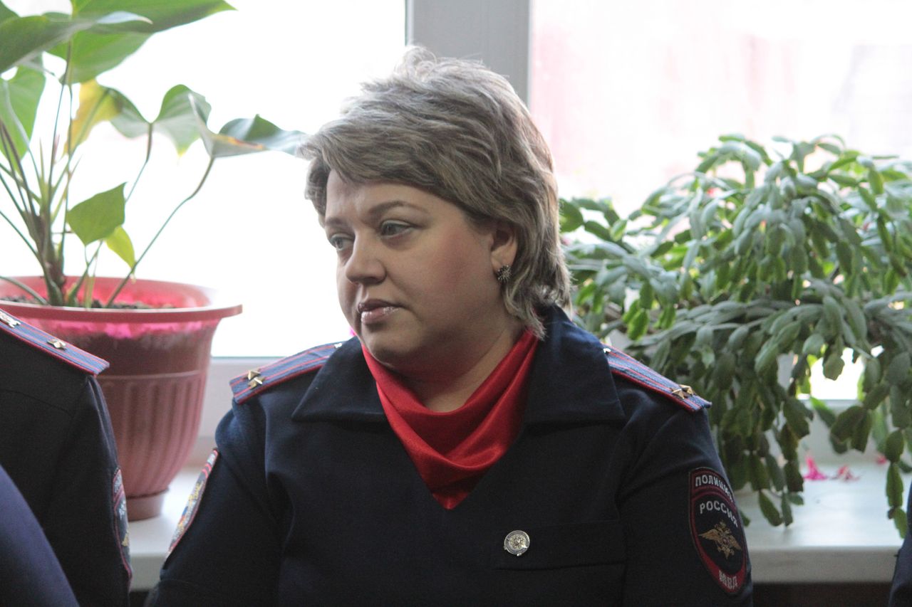 Экс-сотрудница полиции Серова пытается восстановиться на работе через суд