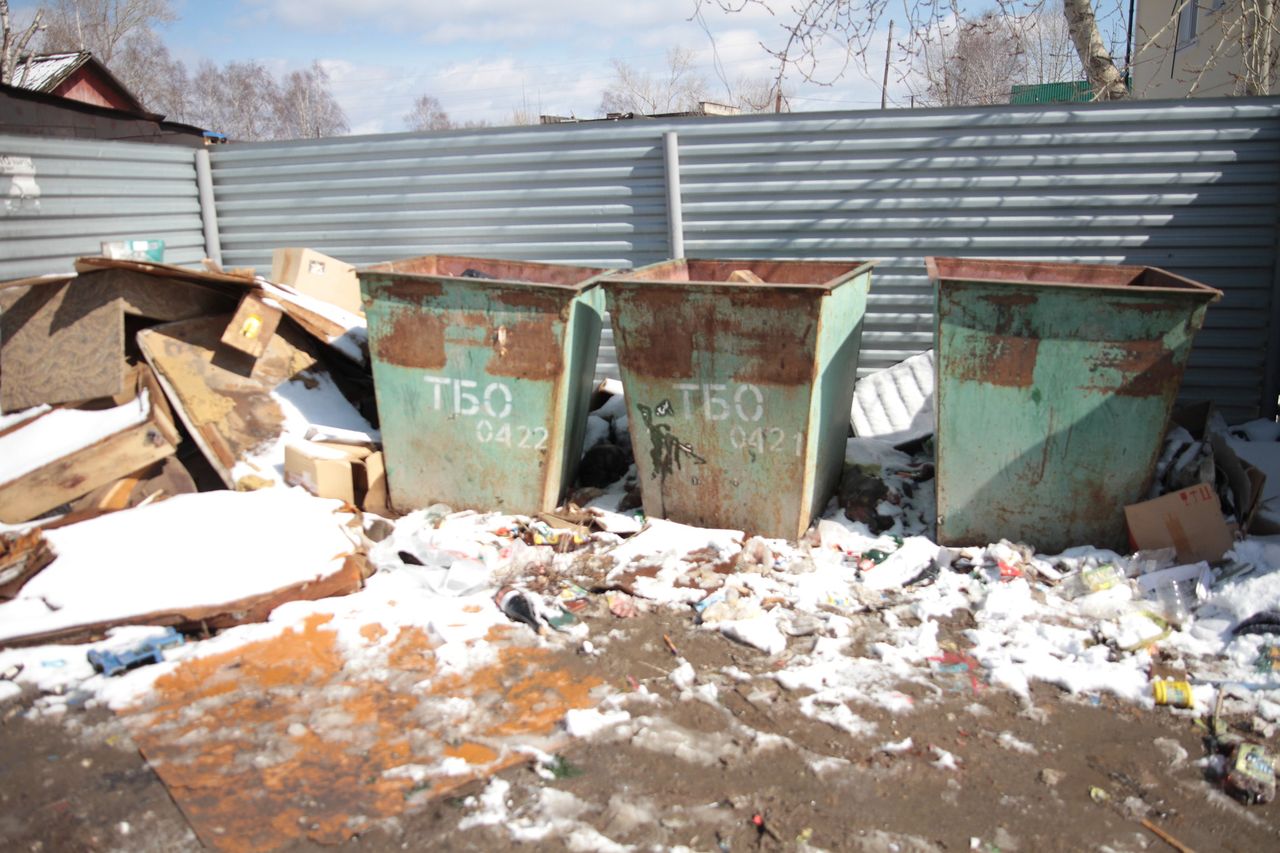 Администрация Серова закупила 650 контейнеров для мусора