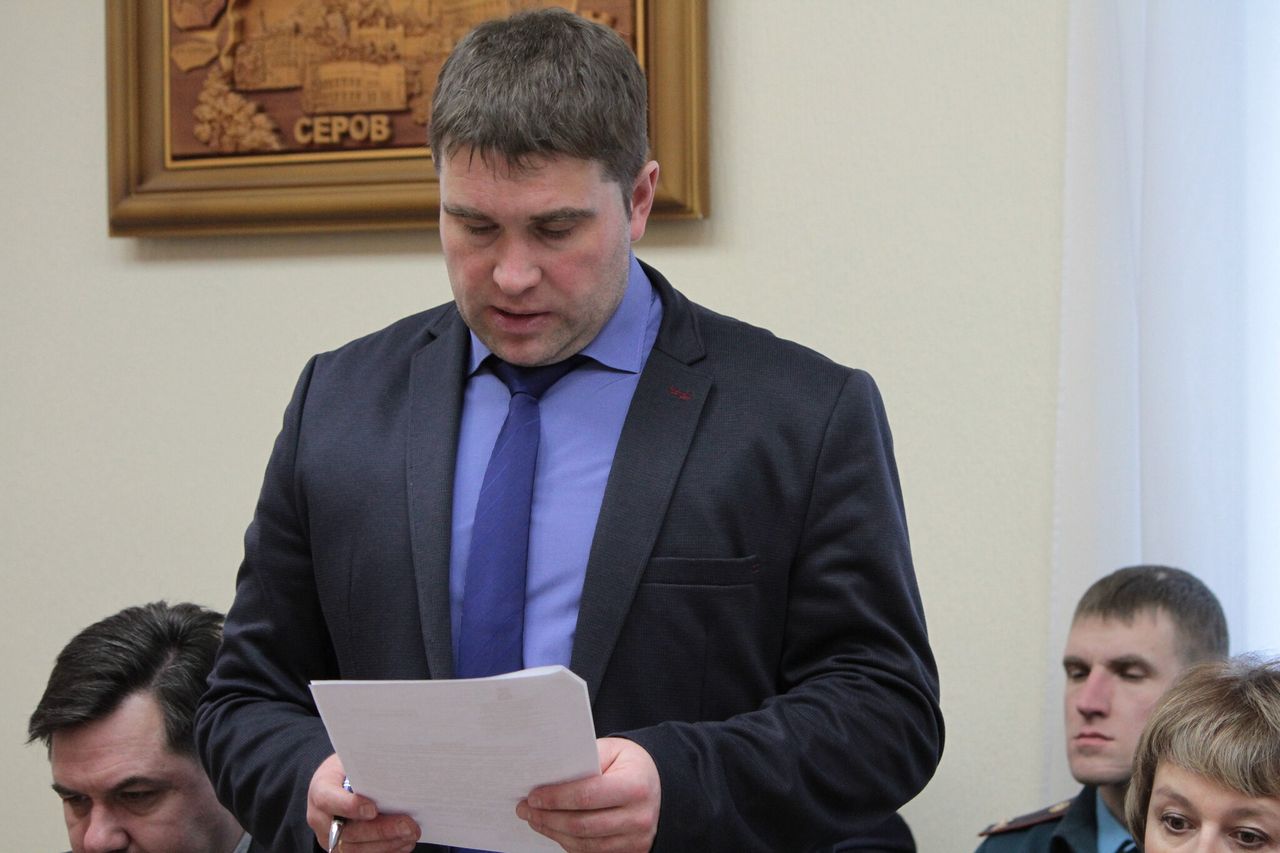 Начальника Управления образования Серова Александра Колганова оштрафовали на 10 тысяч рублей