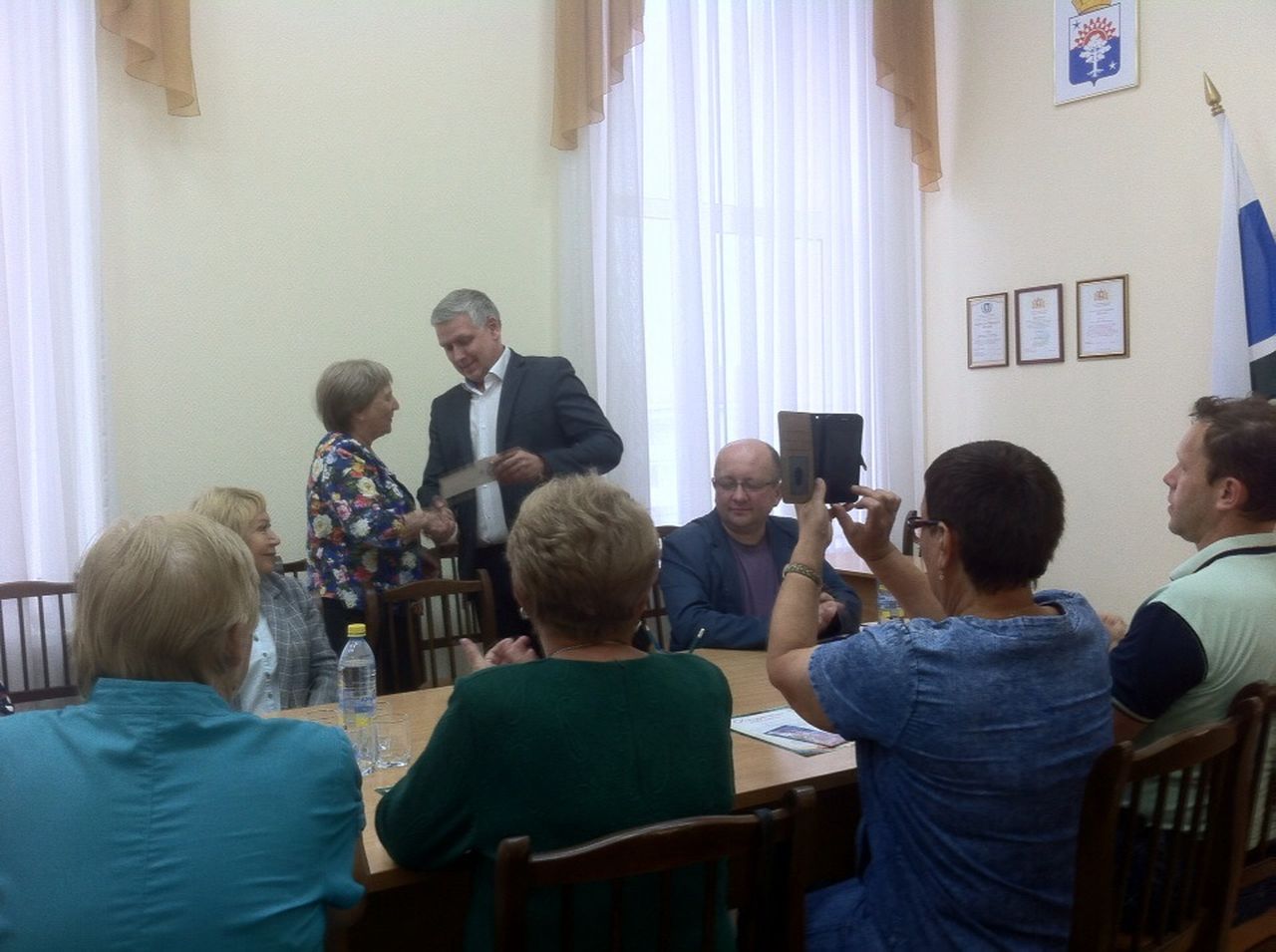 В Общественной палате Серова обсудили вопросы благоустройства и наградили активистов домовых советов