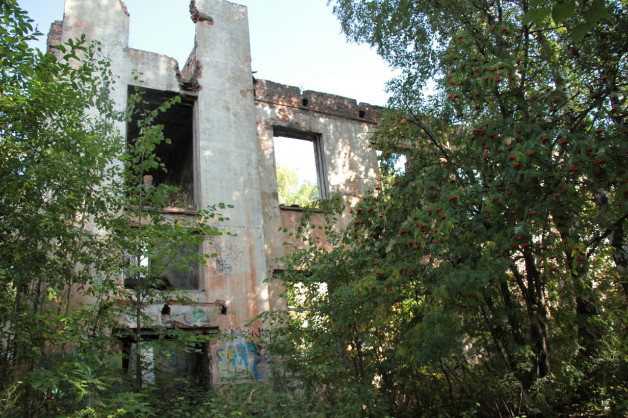 В Серове вновь хотят снести руины больничного городка