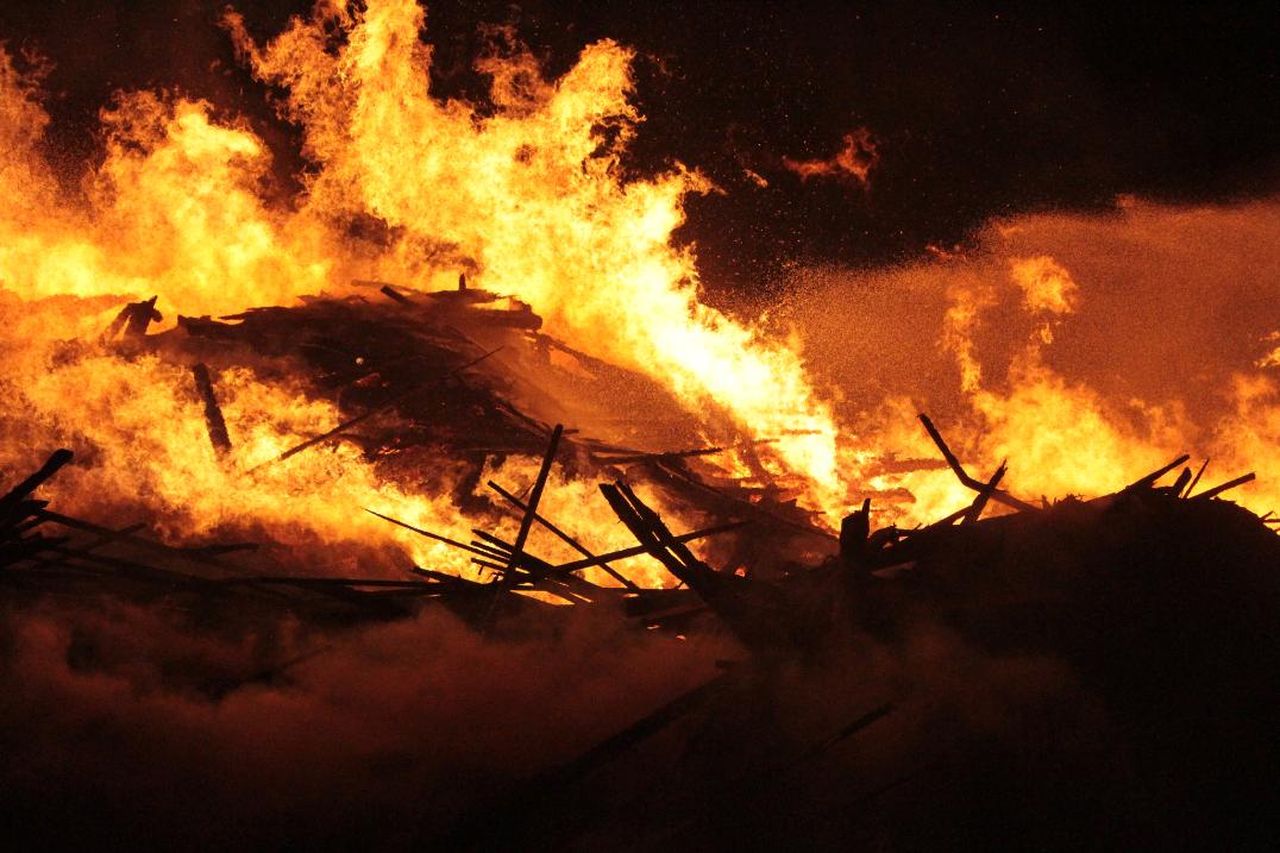 За 5 дней в Серовском округе произошло 6 пожаров. Один человек погиб, один - травмировался