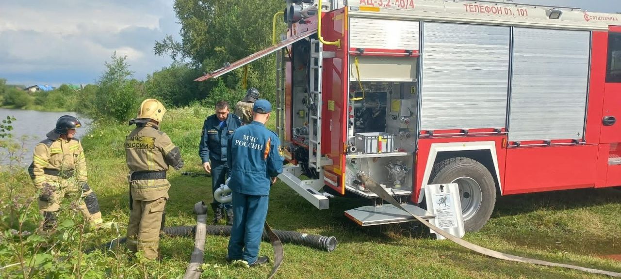 Автопарк серовских пожарных пополнился многофункциональным автомобилем на полноприводном шасси