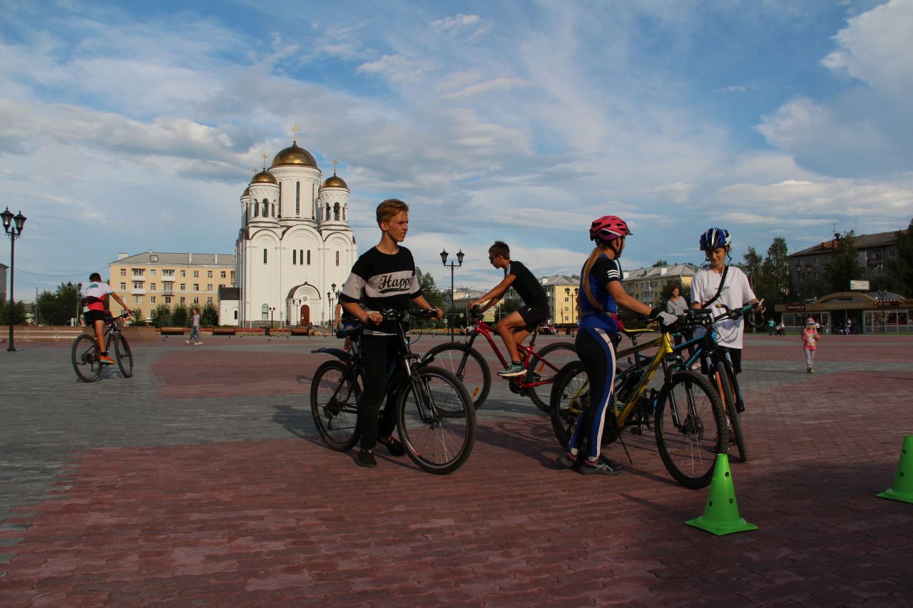 В Серове прошел семейный квест "Велопрогулка по городу"