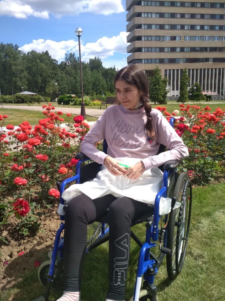 Анастасия Соколова постепенно встает на ноги. Нужна помощь в оплате счета за лечение