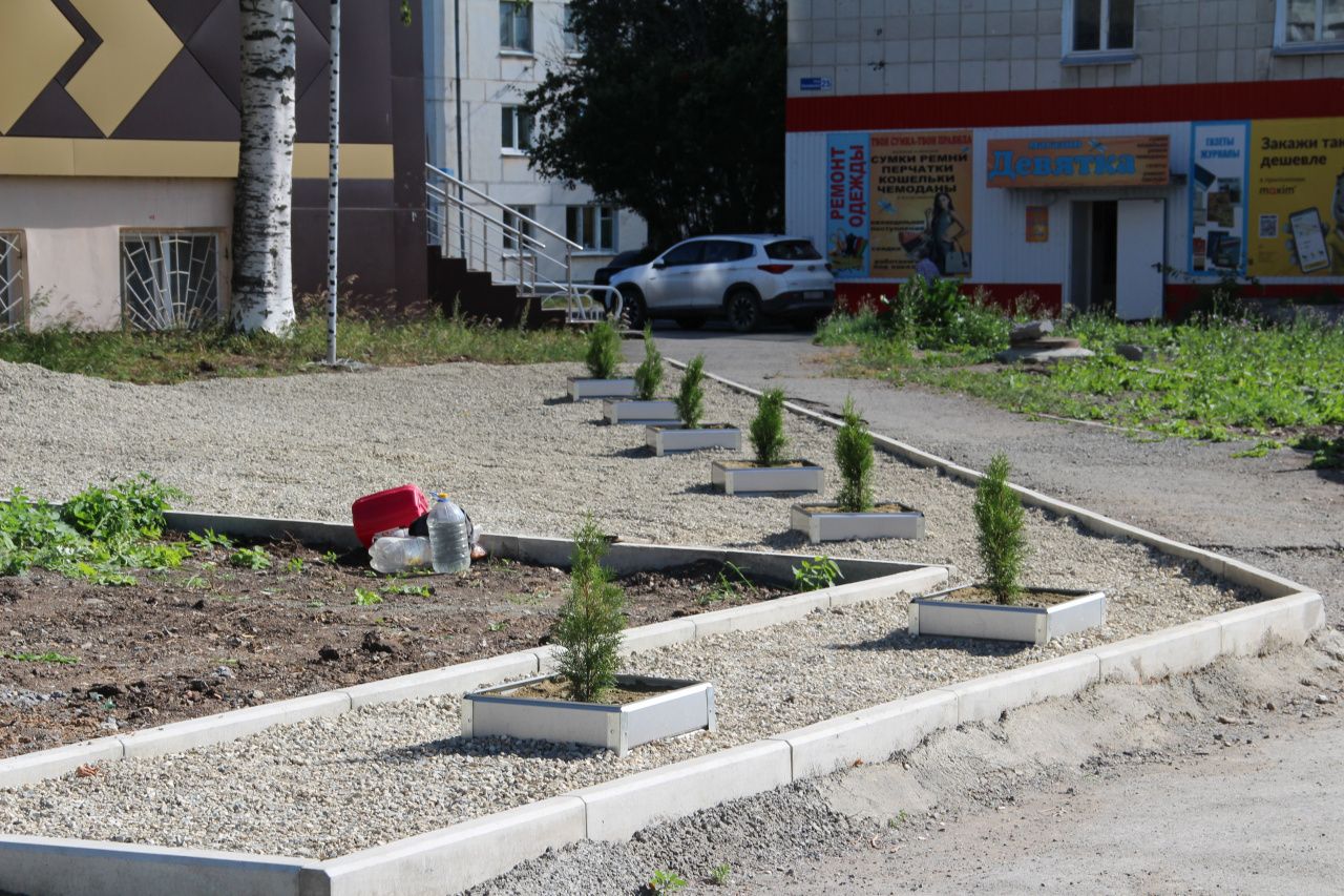 В Серове по улице Заславского частник благоустраивает пустырь