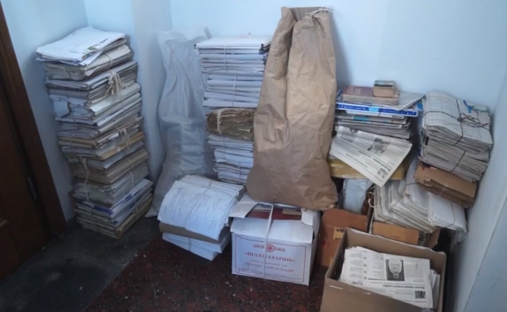 Главного врача Серовской горбольницы оштрафовали за медицинские карты, которые сдали в макулатуру