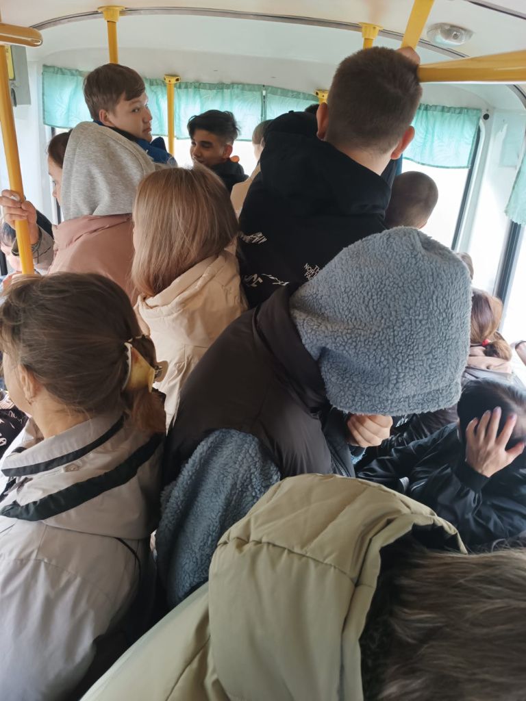Ситуация в автобусе в час пик. Фото предоставила читательница, попросившая об анонимности