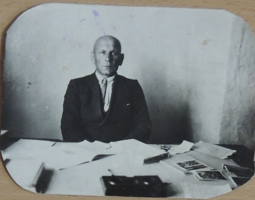 Иван Марцюк находился под следствием с 23 февраля по 22 декабря 1938 года и был освобожден. Известен в городе как директор школы №16. Фото из фондов Серовского исторического музея, с сайта goskatalog.ru