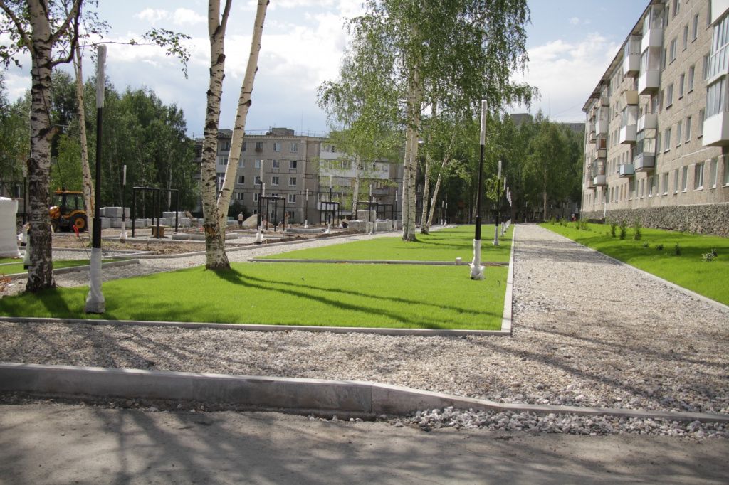 В Серове продолжается реконструкция "Сиреневого бульвара". Фото: Константин Бобылев, "Глобус"