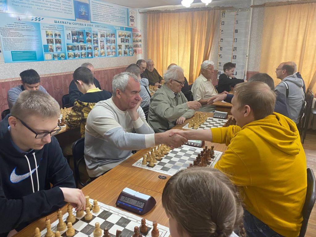 В городском турнире сыграло 19 шахматистов. Фото: Анна Куприянова, "Глобус"