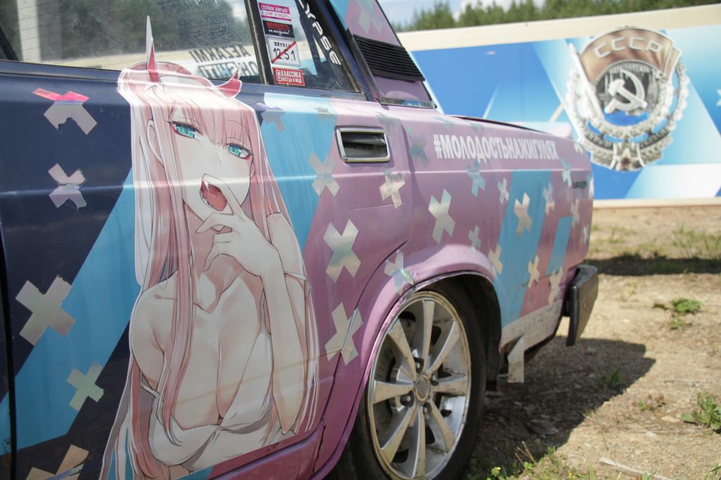 Многие участники фестиваля приехали на креативно оформленных автомобилях. Фото: Константин Бобылев, "Глобус"