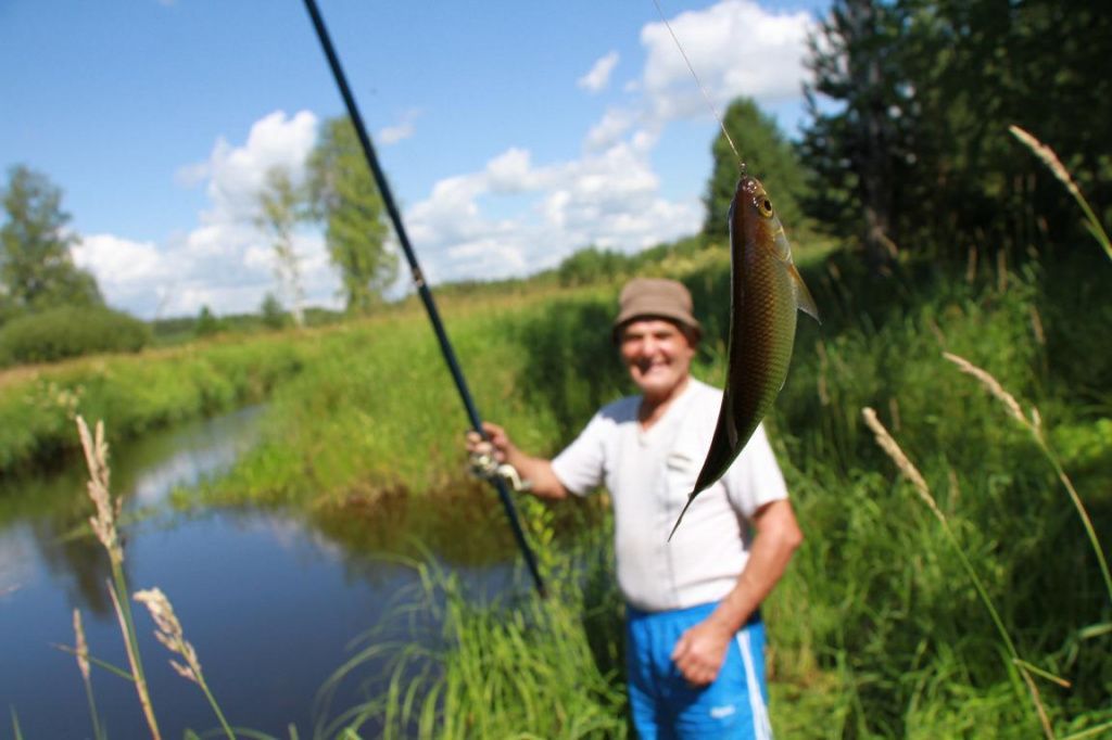 Рыбаки просят спасти речку Сотринку. Фото: Константин Бобылев, "Глобус"