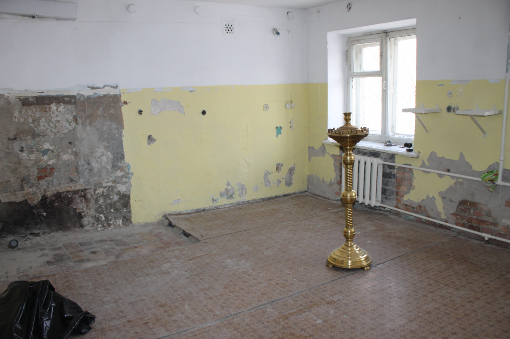 В этой комнате планируется сделать молебельное помещение. Фото: Мария Чекарова, "Глобус".