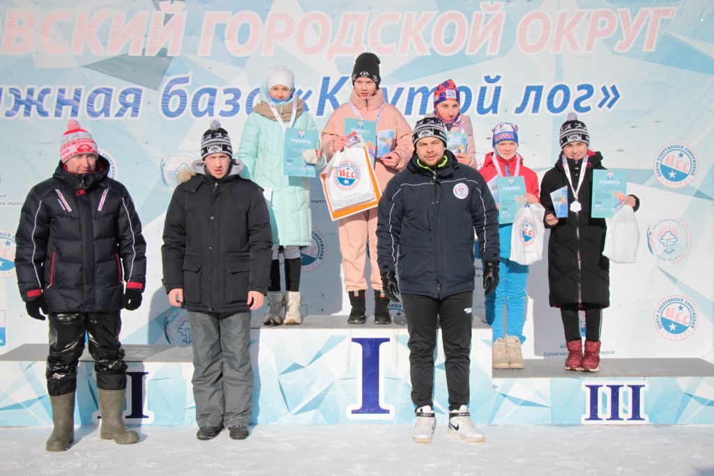 Победители среди девочек 2007-2009 годов рождения. Фото: Константин Бобылев, "Глобус"