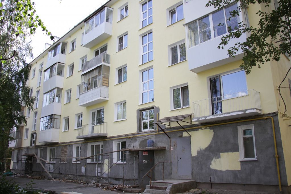 За последние 5 лет по региональной программе в Серове отремонтировано 160 домов. Фото: Константин Бобылев, "Глобус"
