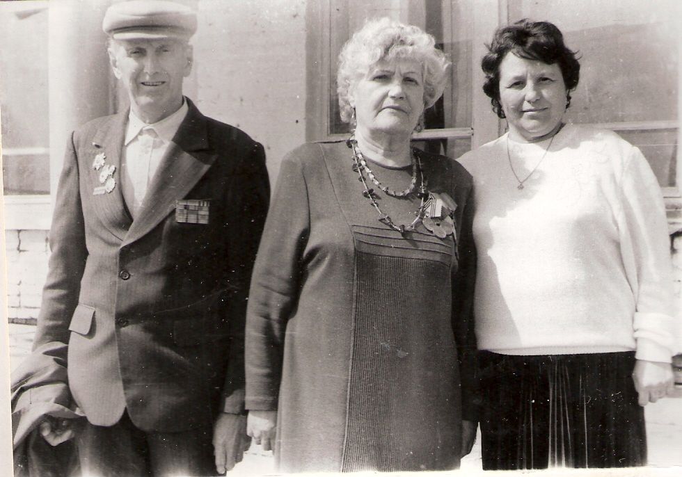 Екатерина Власова (в центре). Фото из архива школы №21