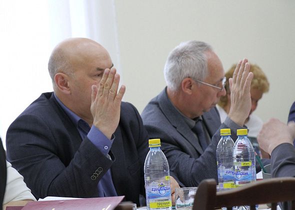 В Уставе Серова закрепили порядок увольнения главы и председателя Думы 