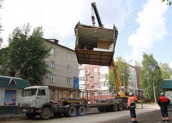 «Серовавтодор» демонтировал остановочный комплекс на улице Карла Маркса