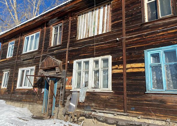 Решение о признании аварийным дома №11 по улице Советской Конституции власти Серова должны принять до конца лета