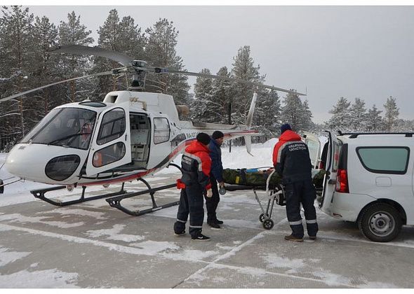 Пострадавшую в пожаре серовчанку вертолетом доставили в Екатеринбург