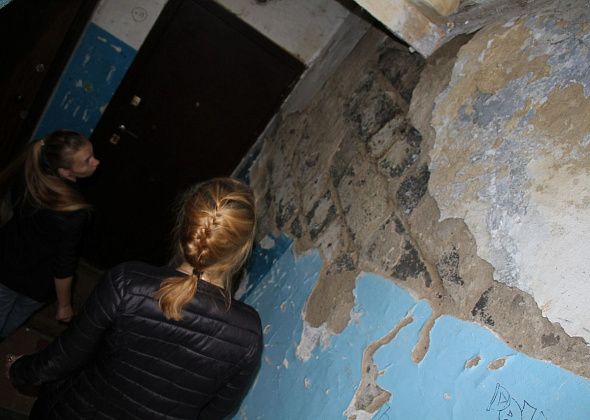 Серовчан, которые пожаловались на разваливающееся общежитие, вызвали в полицию