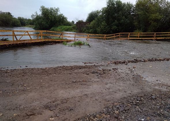 Местные жители: поднявшаяся вода мешает строительству моста в Филькино