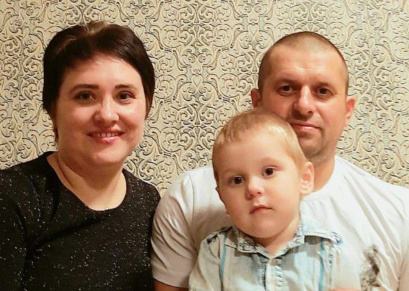 "Ребенок сможет двигаться и жить". Семье из Гарей нужно 5 миллионов рублей, чтобы вылечить сына