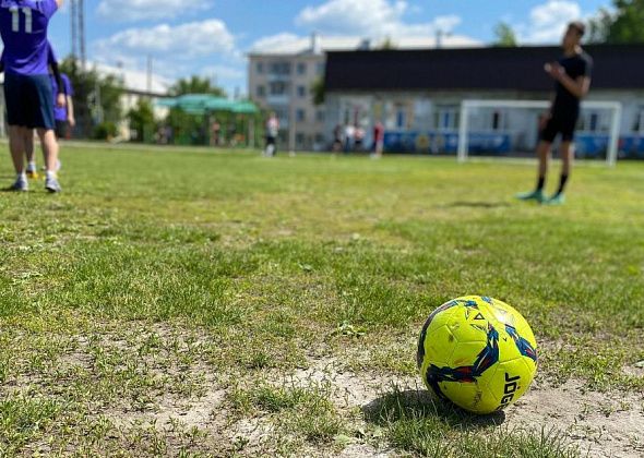В Серове проходит Кубок по мини-футболу среди мужских команд. Финальная игра состоится 8 января