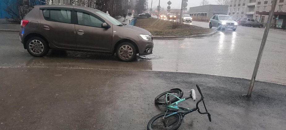 В Серове автомобиль наехал на 10-летнего велосипедиста, который пересекал дорогу не спешившись