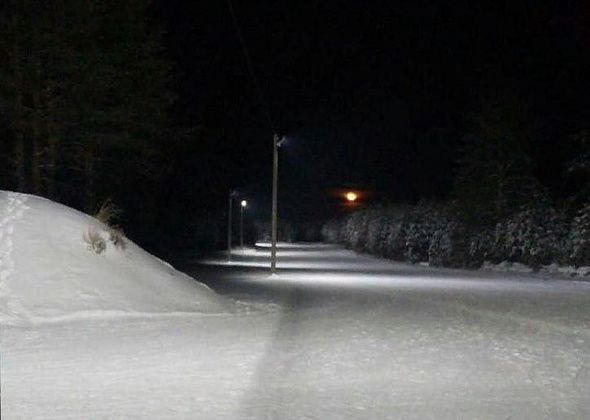 "И тут, бац! Вырубили свет!". Серовчане жалуются, что кататься на лыжной трассе Крутого лога им часто приходится в темноте. 