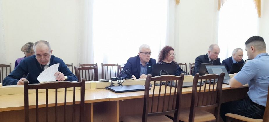 Замглавы Серова не смог ответить на вопросы депутатов о реализации программы демографического развития