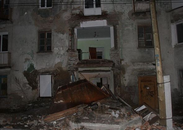 Мэрия Серова отказалась оперативно комментировать обрушение части жилого дома