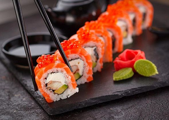 В чем опасность блюд нетрадиционной кухни - суши и роллов?