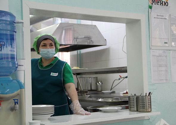 Депутаты Думы Серова оценивали качество питания в школьных столовых