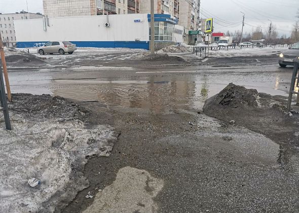 На затопленном пешеходном переходе в Серове «будут приняты меры по недопущению застоя воды»