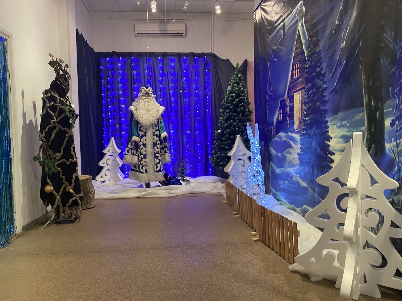 В серовском музее открылась выставка “Зимней сказки торжество”