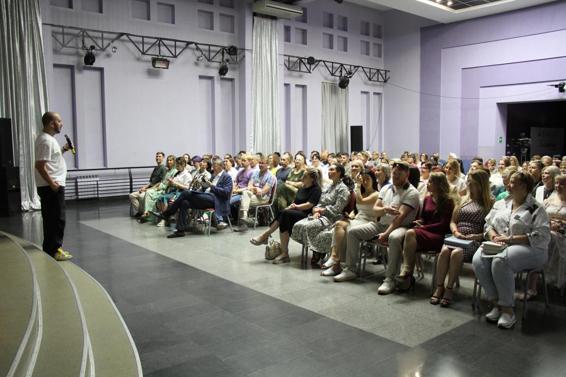 О соцсетях, искусственном интеллекте и развитии бизнеса. В Серове прошел форум для самозанятых