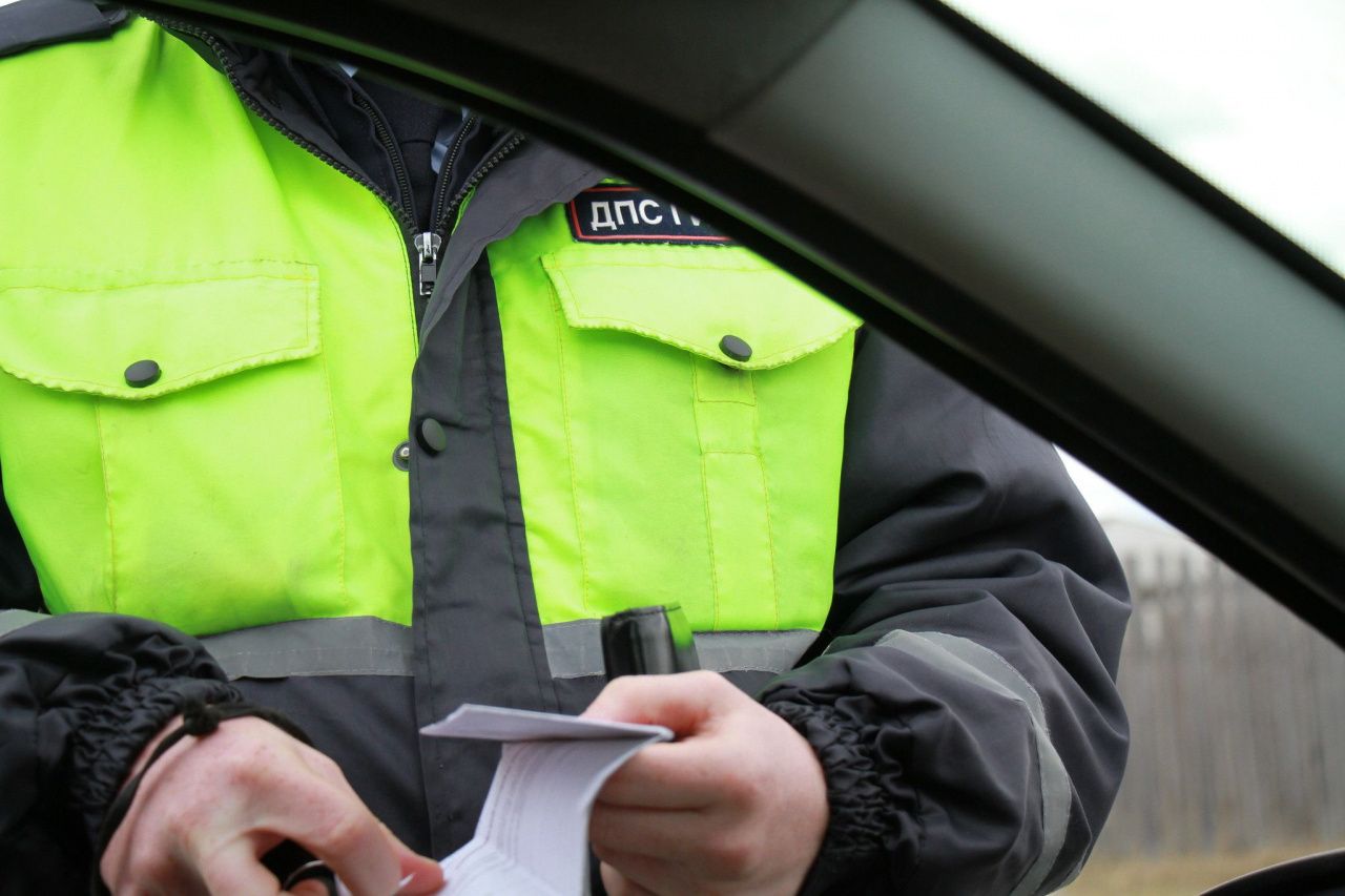 Госавтоинспекторы остановили в поселке Металлургов нетрезвого водителя