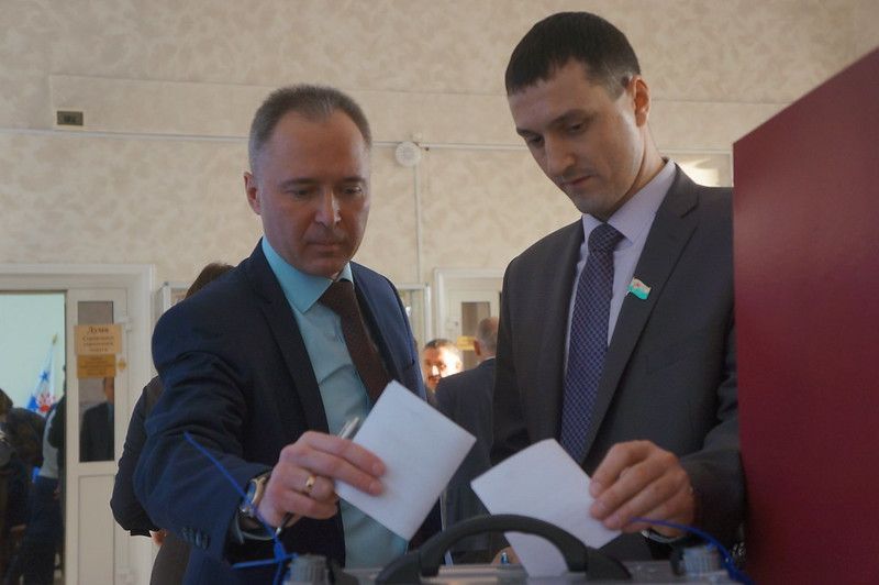 В Серове на должность председателя Думы претендовали депутаты Бареев и Попенов. С большим отрывом победил первый