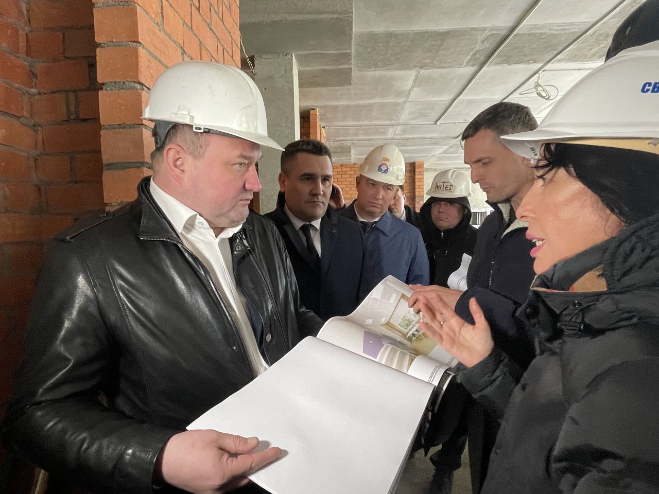 "Шансов не сдать объект в этом году просто нет”. Вице-губернатор проверила строительство детской поликлиники в Серове