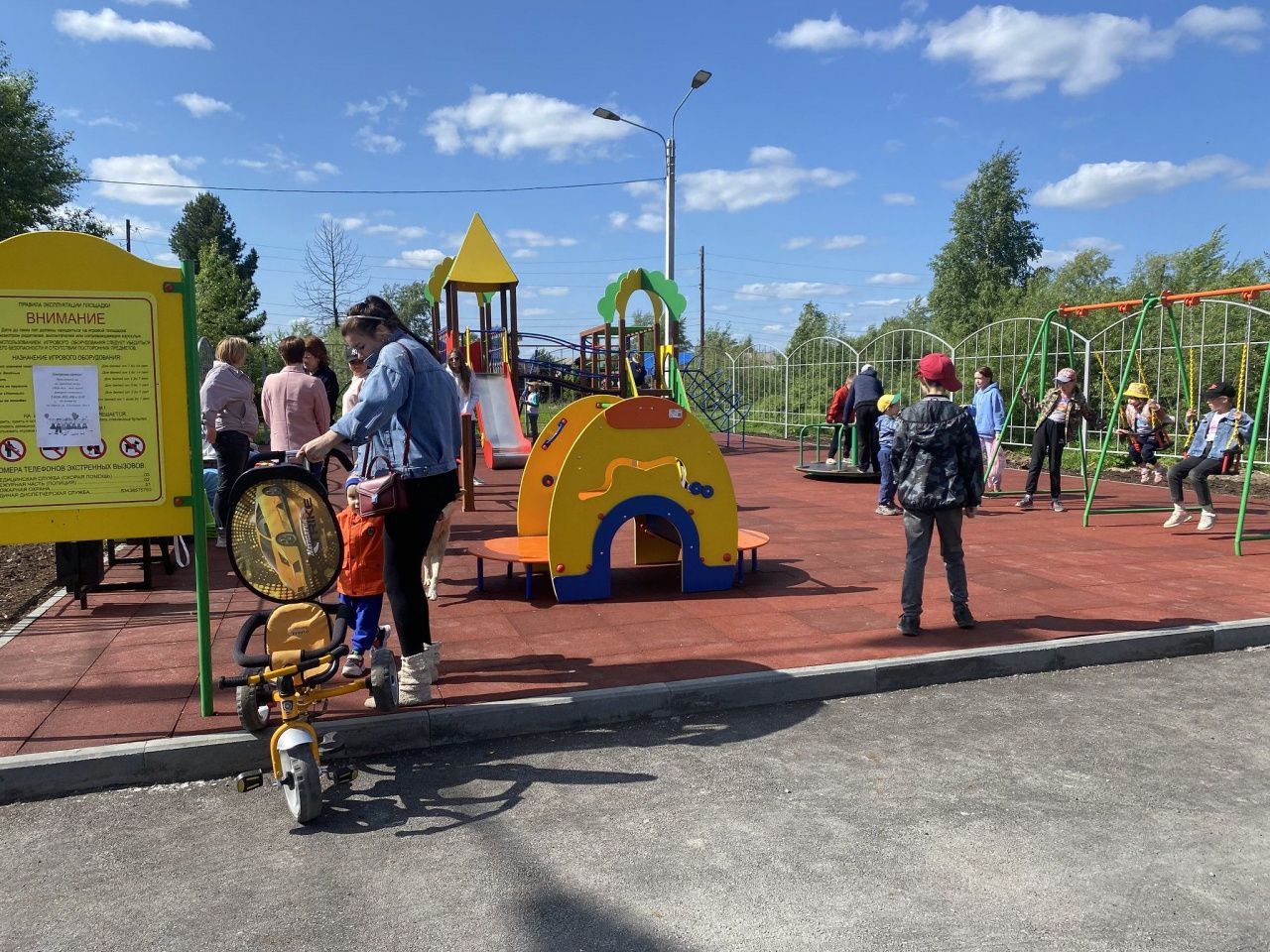 На содержание детских и спортивных площадок в Серове выделено 864 тысячи рублей